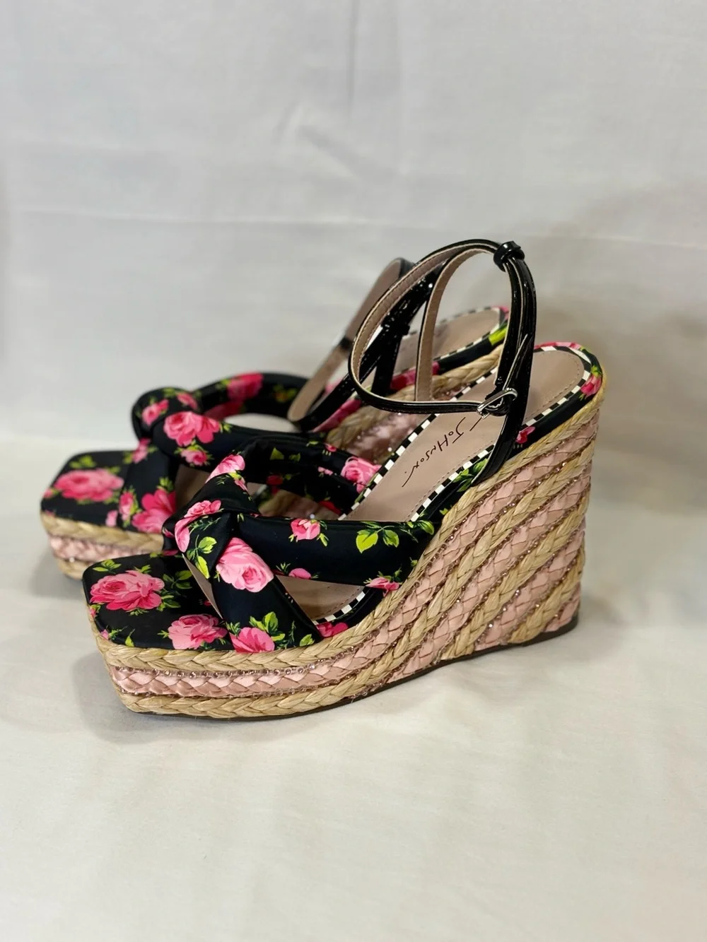 NWT BETSEY JOHNSON “Pansies” Floral Black Pink Wedge Sandals Ankle Strap 8 $149